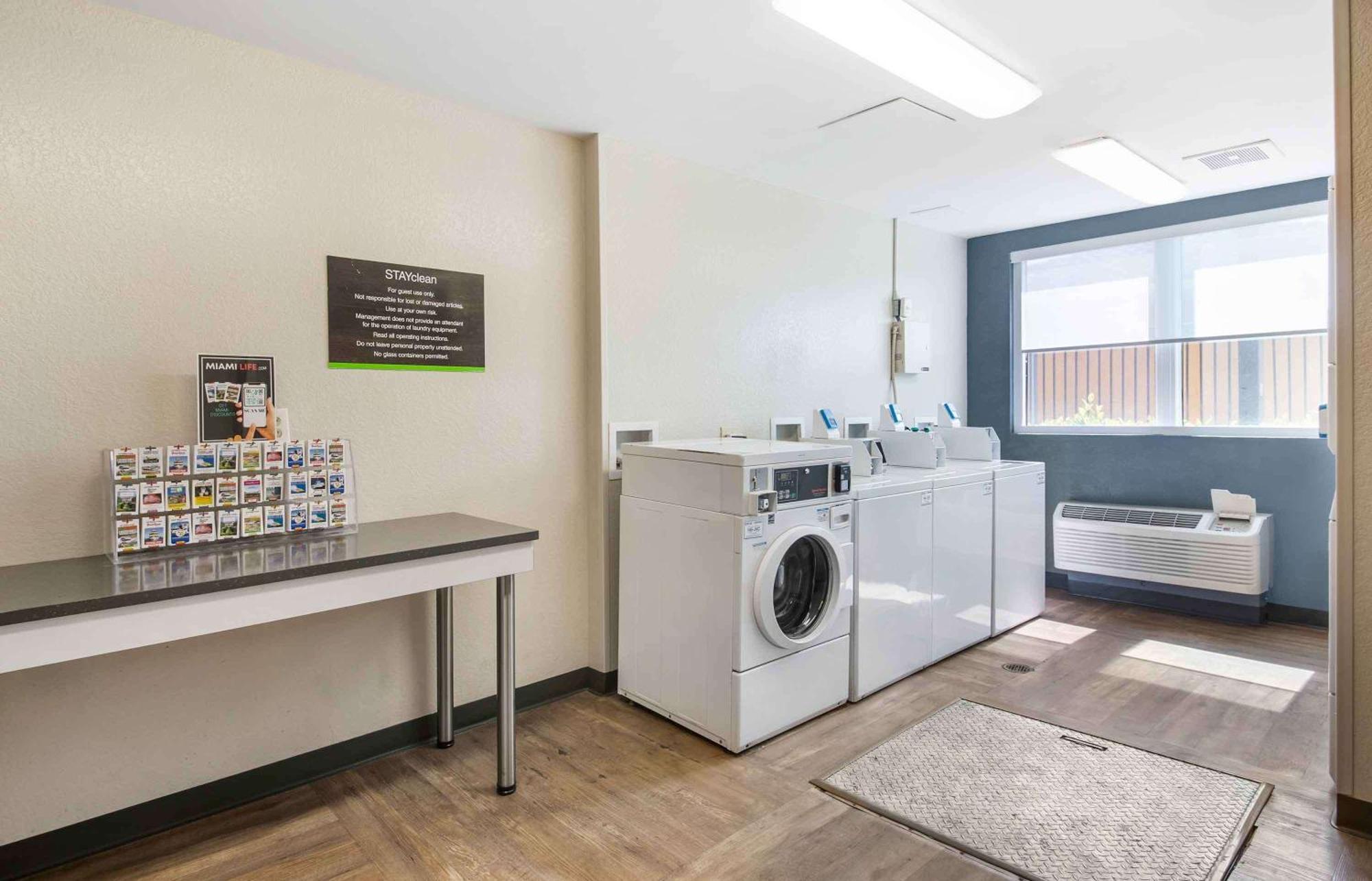 Extended Stay America Premier Suites - Miami - Airport - Doral - 25Th Street Sweetwater Eksteriør bilde