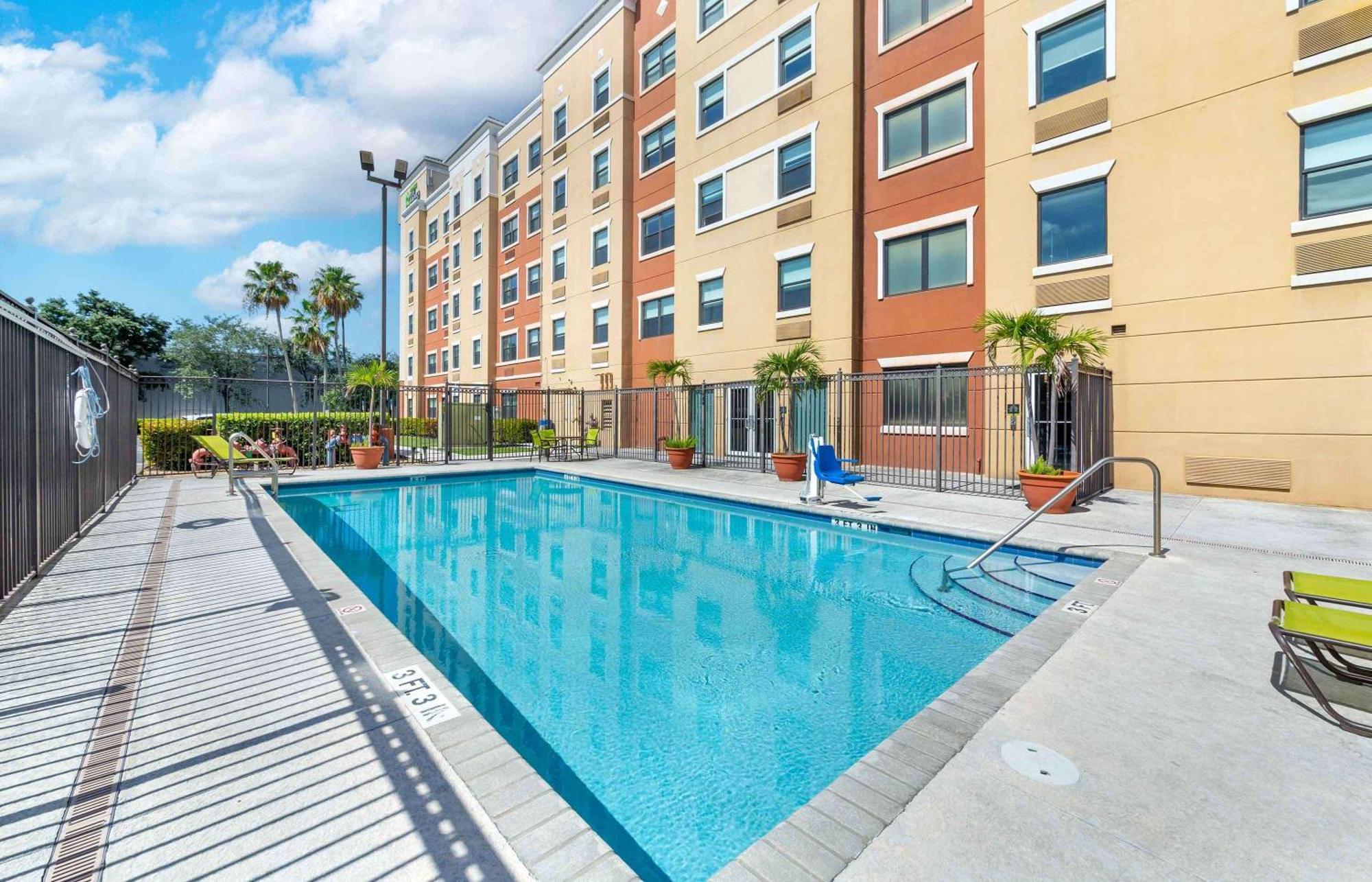 Extended Stay America Premier Suites - Miami - Airport - Doral - 25Th Street Sweetwater Eksteriør bilde